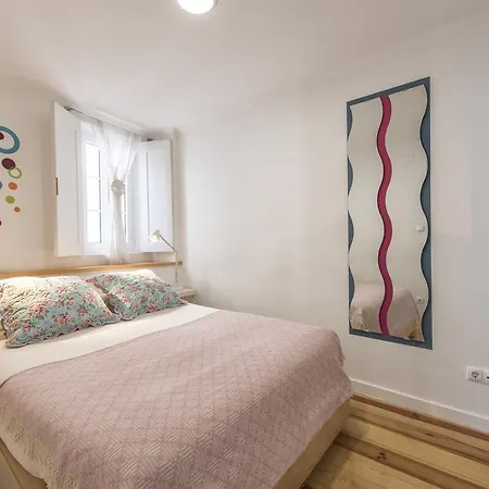 Alfama Doll House Apartment